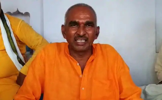 Media in Hathras gang-rape victim's house
