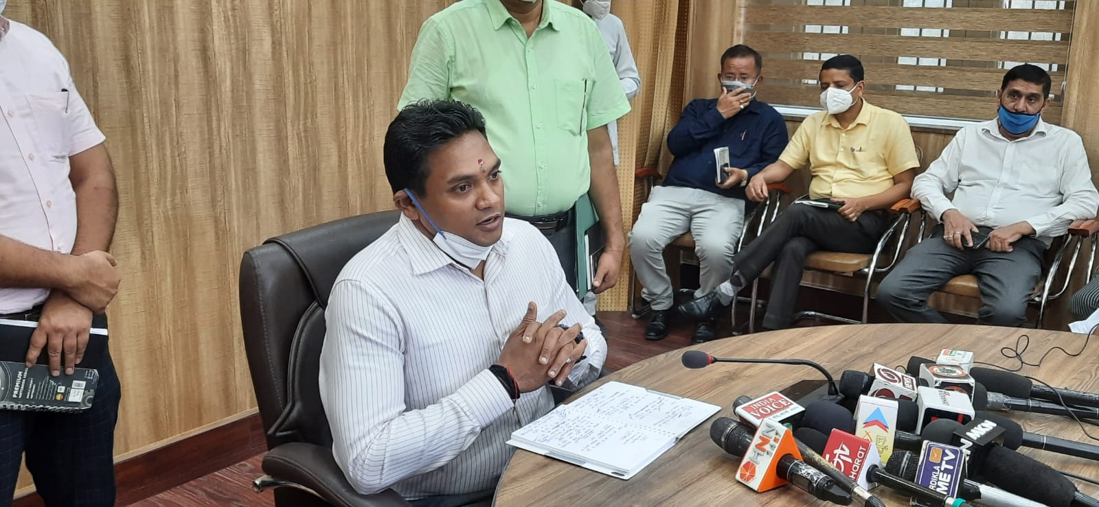 dehradun dm ashish shrivastav