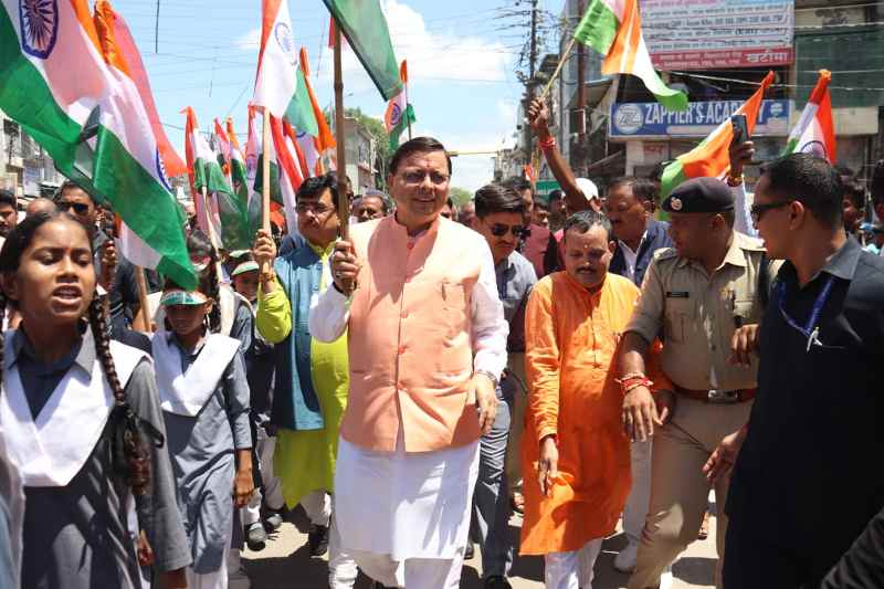 CM DHAMI WITH TIRANGA