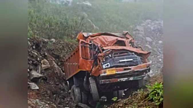 champawat road accident