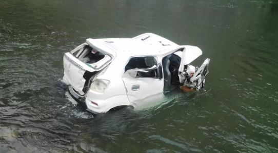 CAR HADSA IN HIMACHAL BORDER