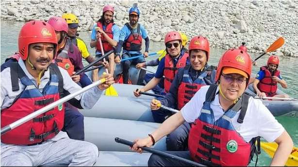 cm dhami river rafting