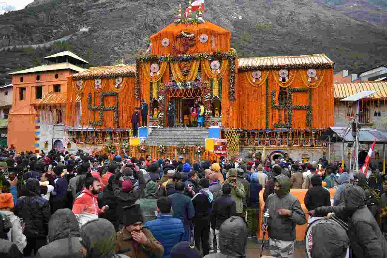 Panch Badri, पंच बद्री, पंच बदरी, बदरीनाथ मंदिर के कपाट खुलने की तारीख, बद्रीनाथ मंदिर के कपाट, badrinath dham