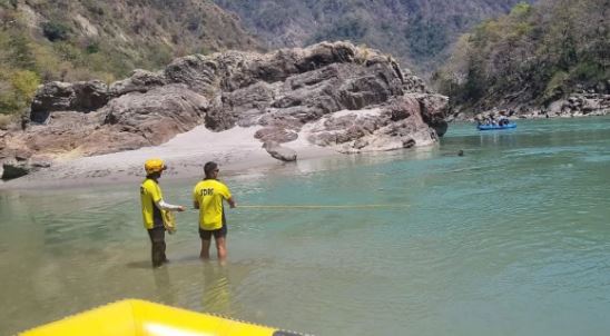 YUVAK GANGA MAI DUBA