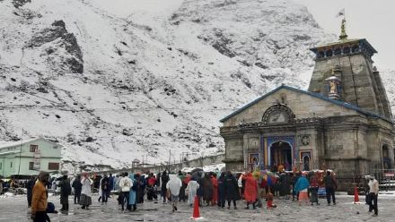 बर्फबारी केदारनाथ