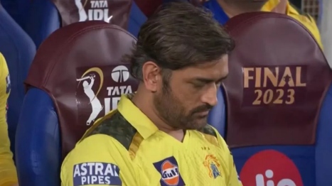 dhoni6