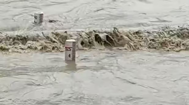 NADI KA PANI BADA