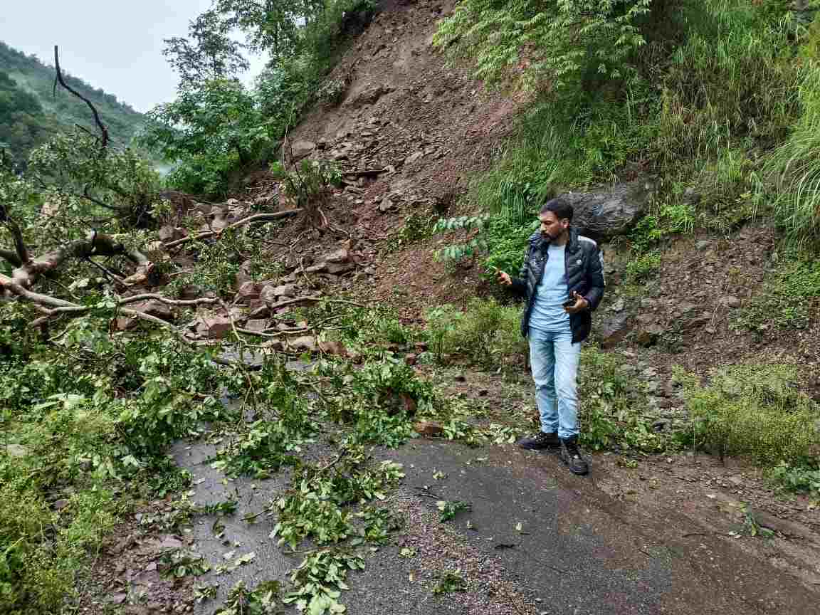 DM PAURI JAYJA