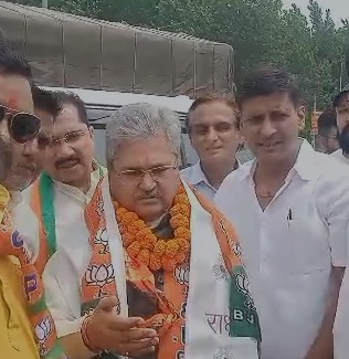दुष्यंत गौतम