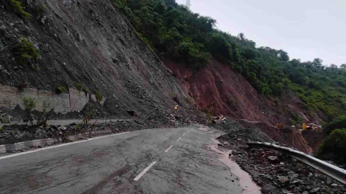 112 roads including National Highway 305 blocked due to rain in Himachal Pradesh
