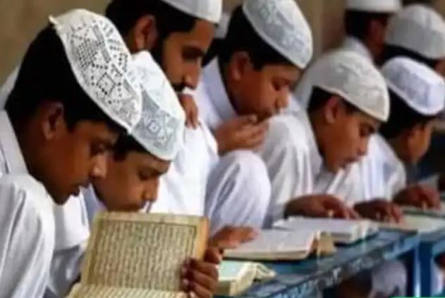Madrasas उत्तराखंड के मदरसों में अब पढ़ाई जाएगी संस्कृत