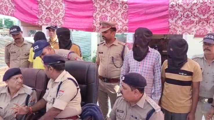 aaropi giraftar पुलिस ने किया नकली घी बनाने वाले गिरोह का पर्दाफाश