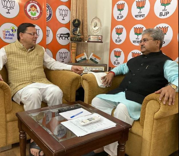 CM DHAMI NE KI DUSHYANT GAUTAM SE MULAKAT सीएम धामी ने की दुष्यंत गौतम से मुलाकात