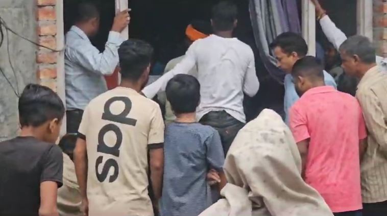 SADAK HADSA SE PARIVAR MAI KOHRAM