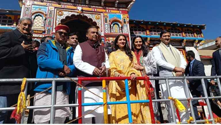 mukesh ambani in badrinath dham