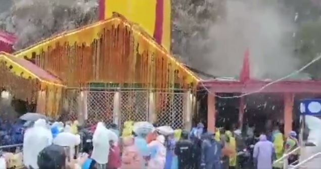 YAMUNOTRI DHAM MAI BARFBARI