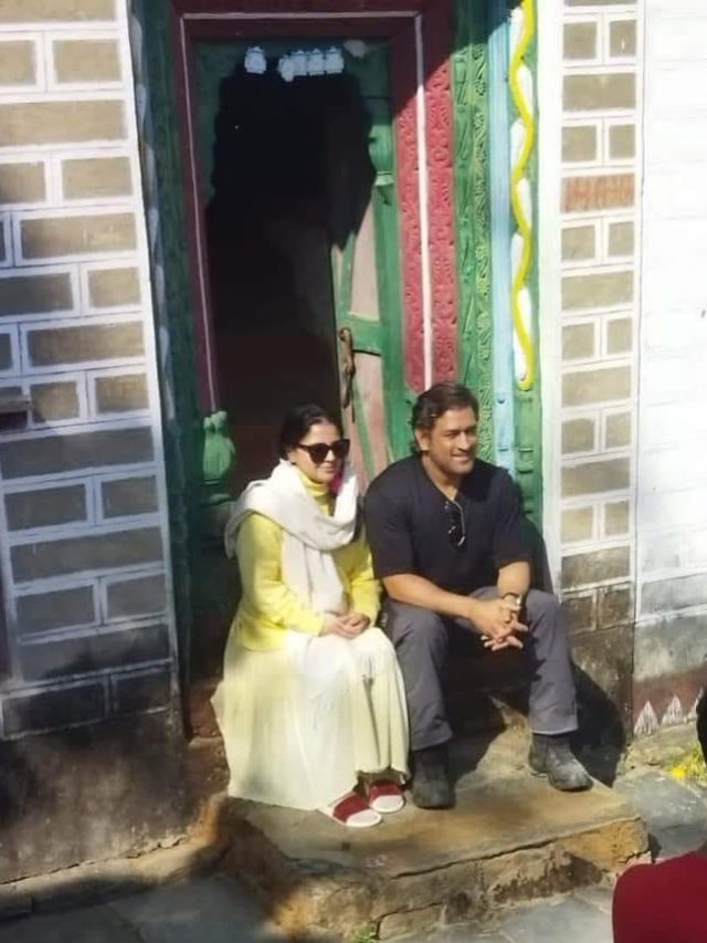 ms dhoni in paitrik ghar almora uttarakhand