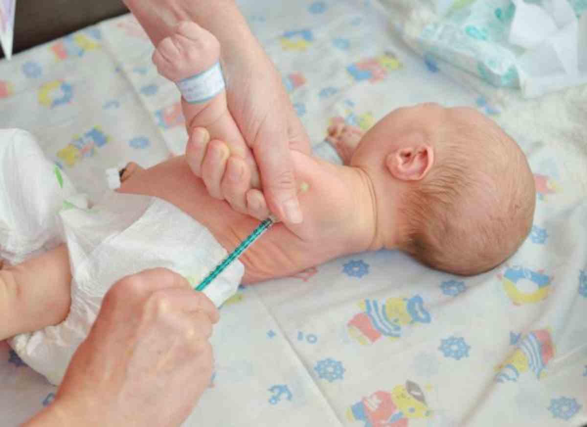 : नवजात को लगाई एक्सपायरी वैक्सीन