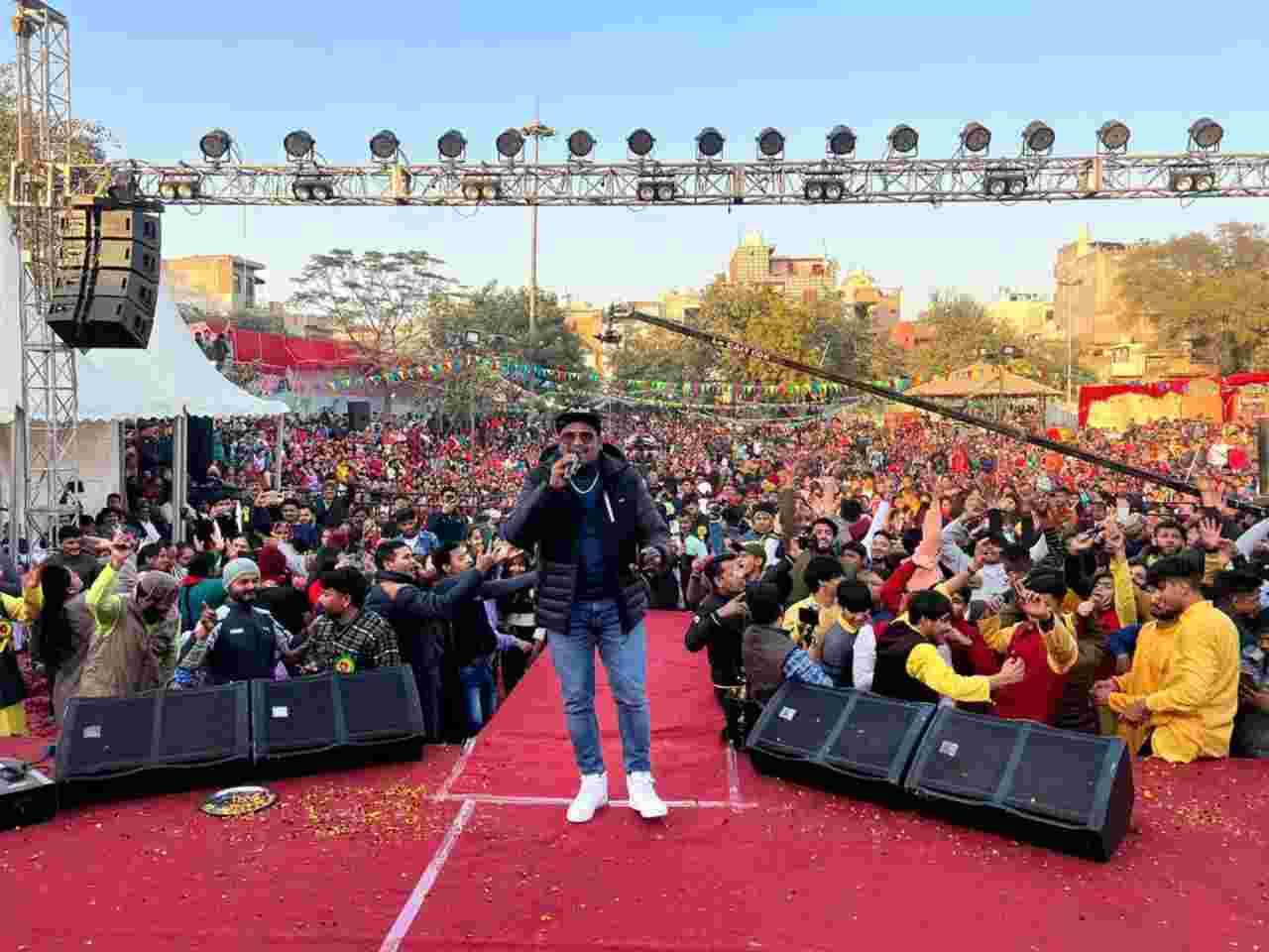 Bollywood dances fiercely on the songs of this singer from Uttarakhand, earlier used to work in a hotel.