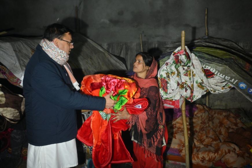 सीएम के निर्देश पर सर्दी में बेघरों के लिए रैनबसेरों की व्यवस्थाएं होंगी दुरुस्त