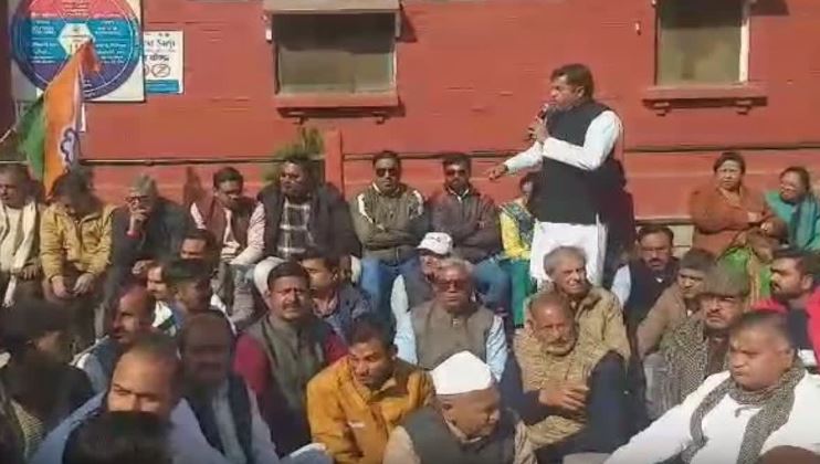 कांग्रेस का दफ्तर खाली करवाने का मामला : कहा शासन के इशारे पर किया कब्जा