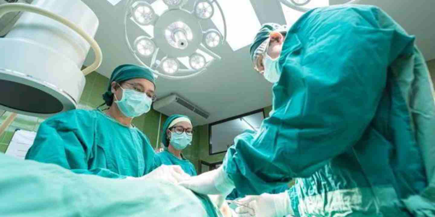 डॉक्टर इलाज