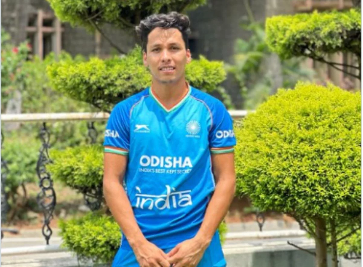 BOBBY SINGH DHAMI IN HOCKEY TEAM