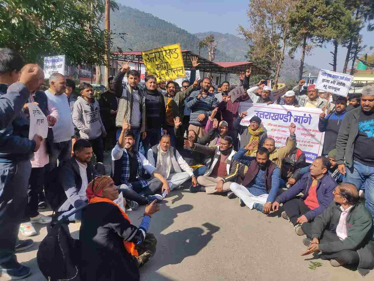 अल्मोड़ा के भिकियासैंण में गूंजी भू-कानून की गूंज,