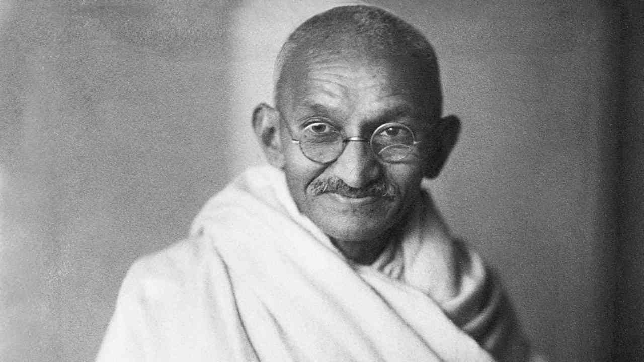 On the 76th birth anniversary of Mahatma Gandhi, know his thoughts which can change your life.
