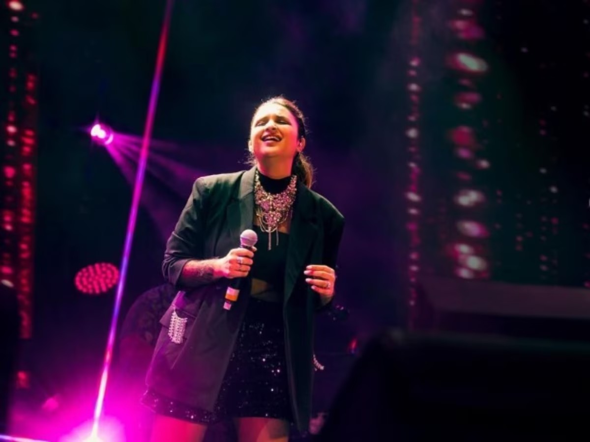 parineeti-live-singing performance_