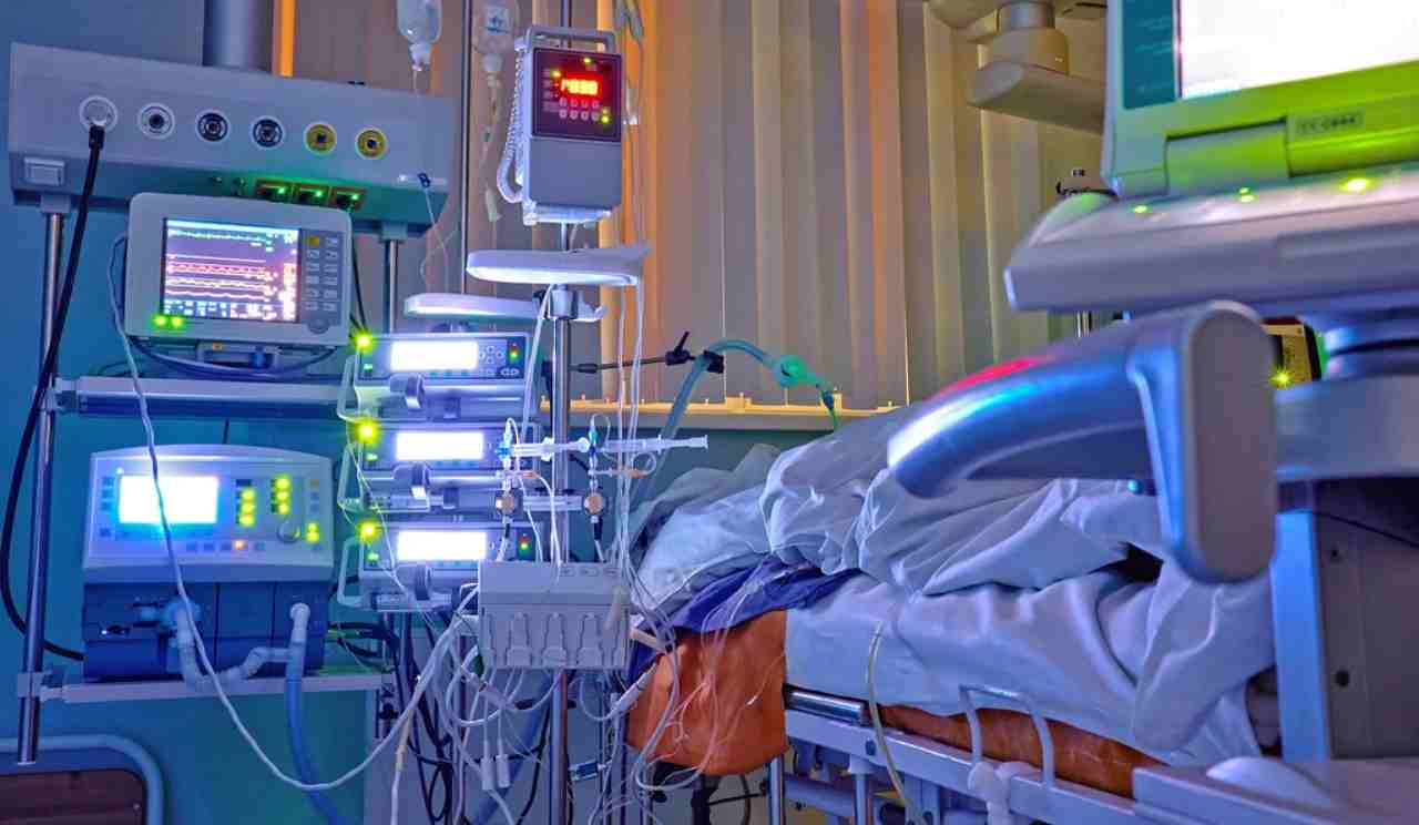 Which patients will be admitted in CU, Health Ministry issued guidelines