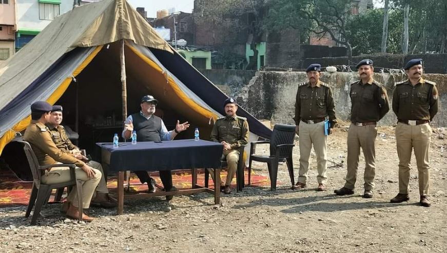 बनभूलपुरा पहुंचे एडीजी प्रशासन अमित सिन्हा