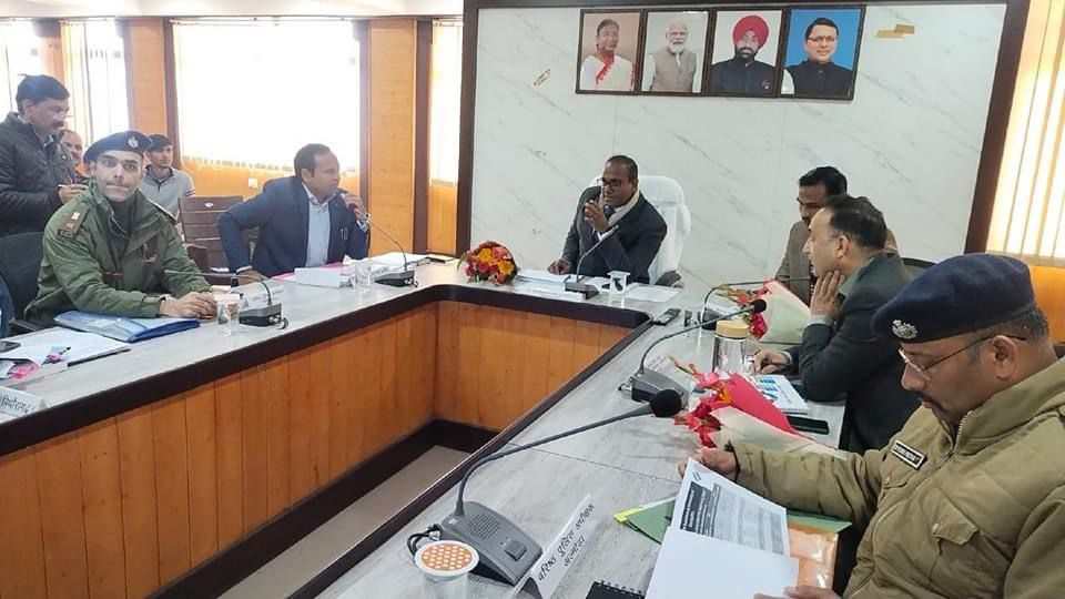 मुख्य निर्वाचन अधिकारी ने की अल्मोड़ा में लोकसभा चुनाव की तैयारियों को लेकर समीक्षा