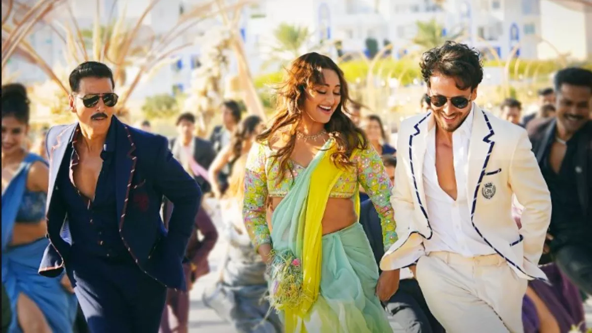 bade miyan chote miyan new song