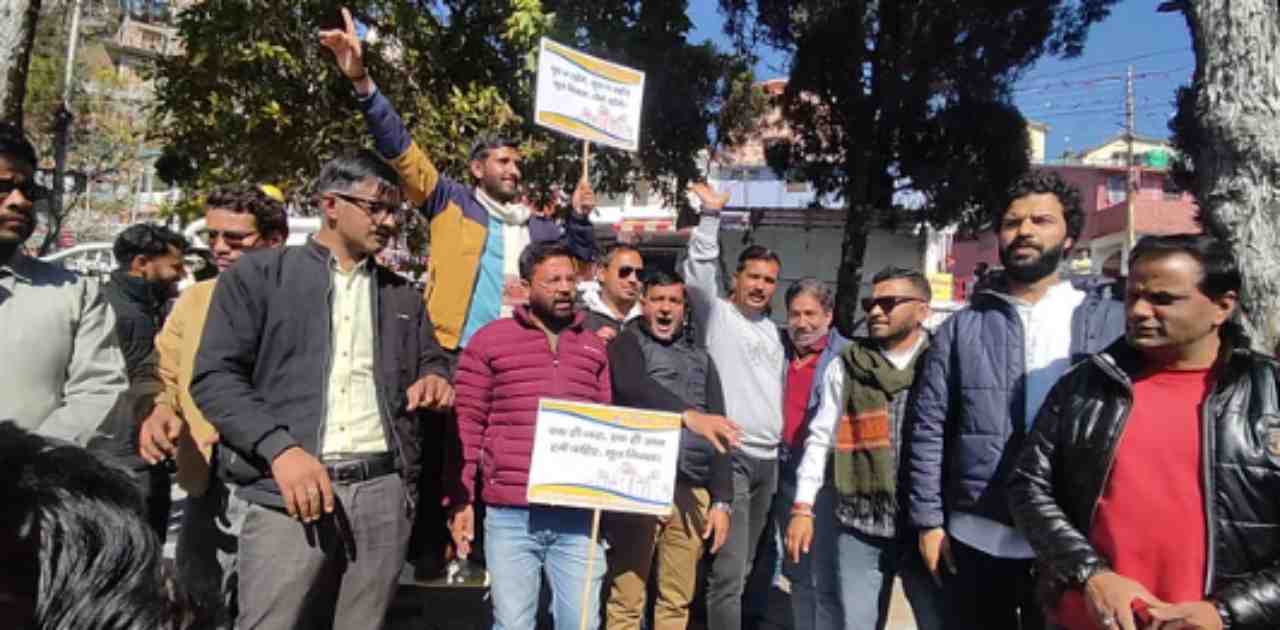 मूल निवास और भू कानून रैली