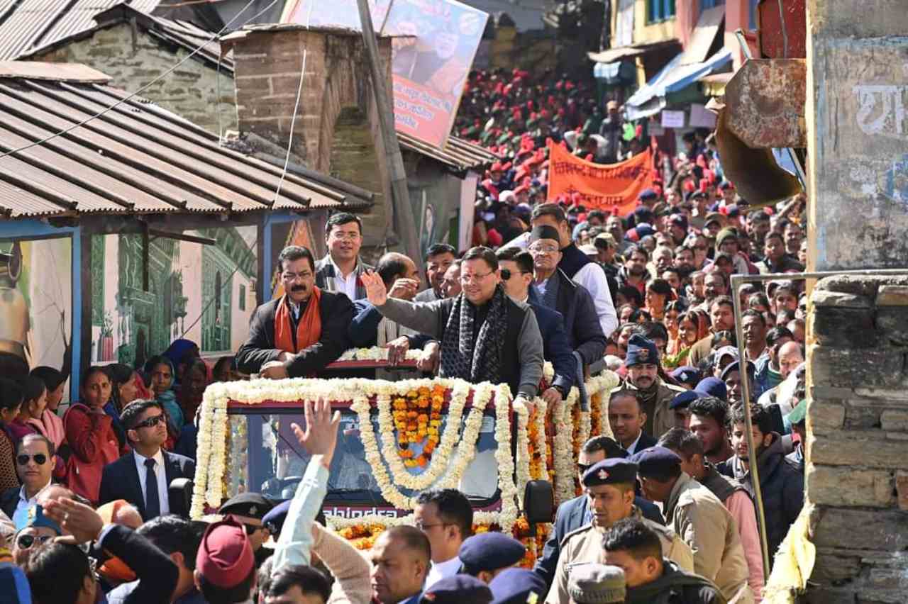 सीएम धामी रोड शो (1)