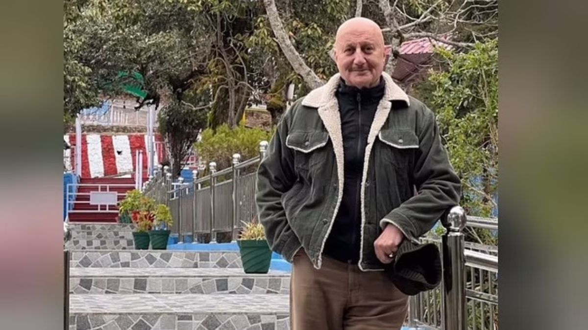ANUPAM KHER IN LANSDOWNE (1)