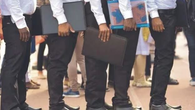 आचार संहिता की वजह शिक्षकों के पदों पर लटकी भर्ती