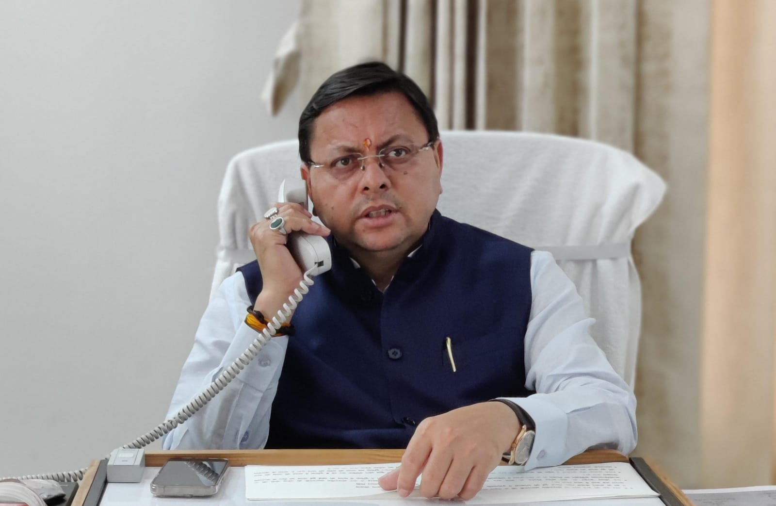 मौसम खराब होने के चलते सीएम का गंगोलीहाट दौरा रद्द, भाजपा प्रत्याशी के पक्ष में फोन से किया जनसभा को संबोधित