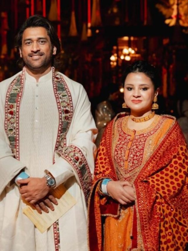 sakshi dhoni in pichauri at ambani's party