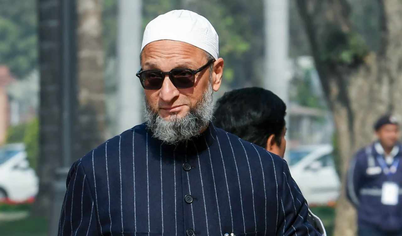 Owaisi demands in Supreme Court to stop CAA law