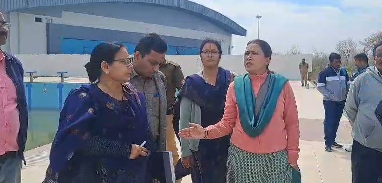 रेखा आर्य ने किया हल्द्वानी स्टेडियम का औचक निरीक्षण