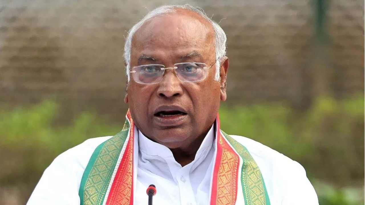 Congress President Kharge's big statement regarding Amethi and Rae Bareli seats