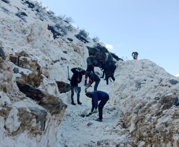 केदारनाथ पैदल मार्ग पर घोड़े खच्चरों की आवाजाही शुरू