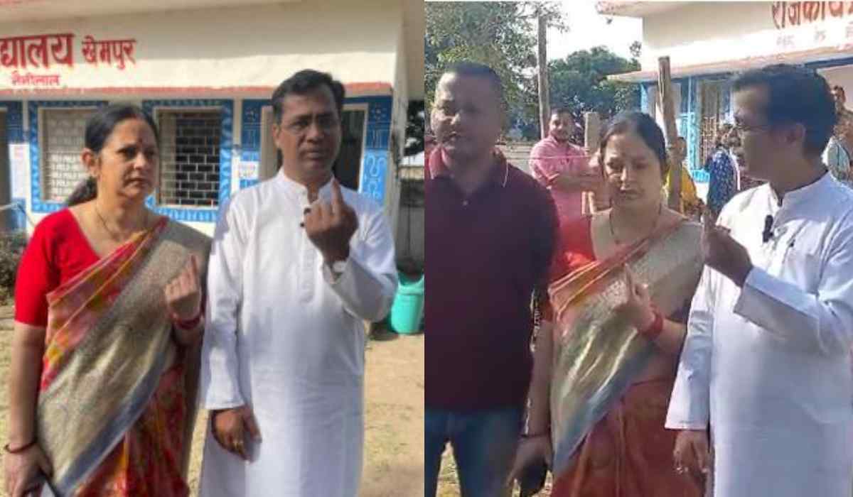 मतदान करने पहुंचे कांग्रेस प्रत्याशी प्रकाश जोशी