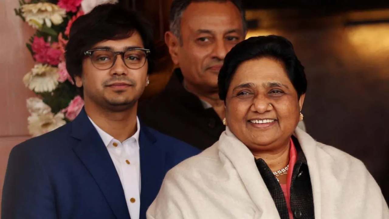 Mayawati removed Akash Anand from successor