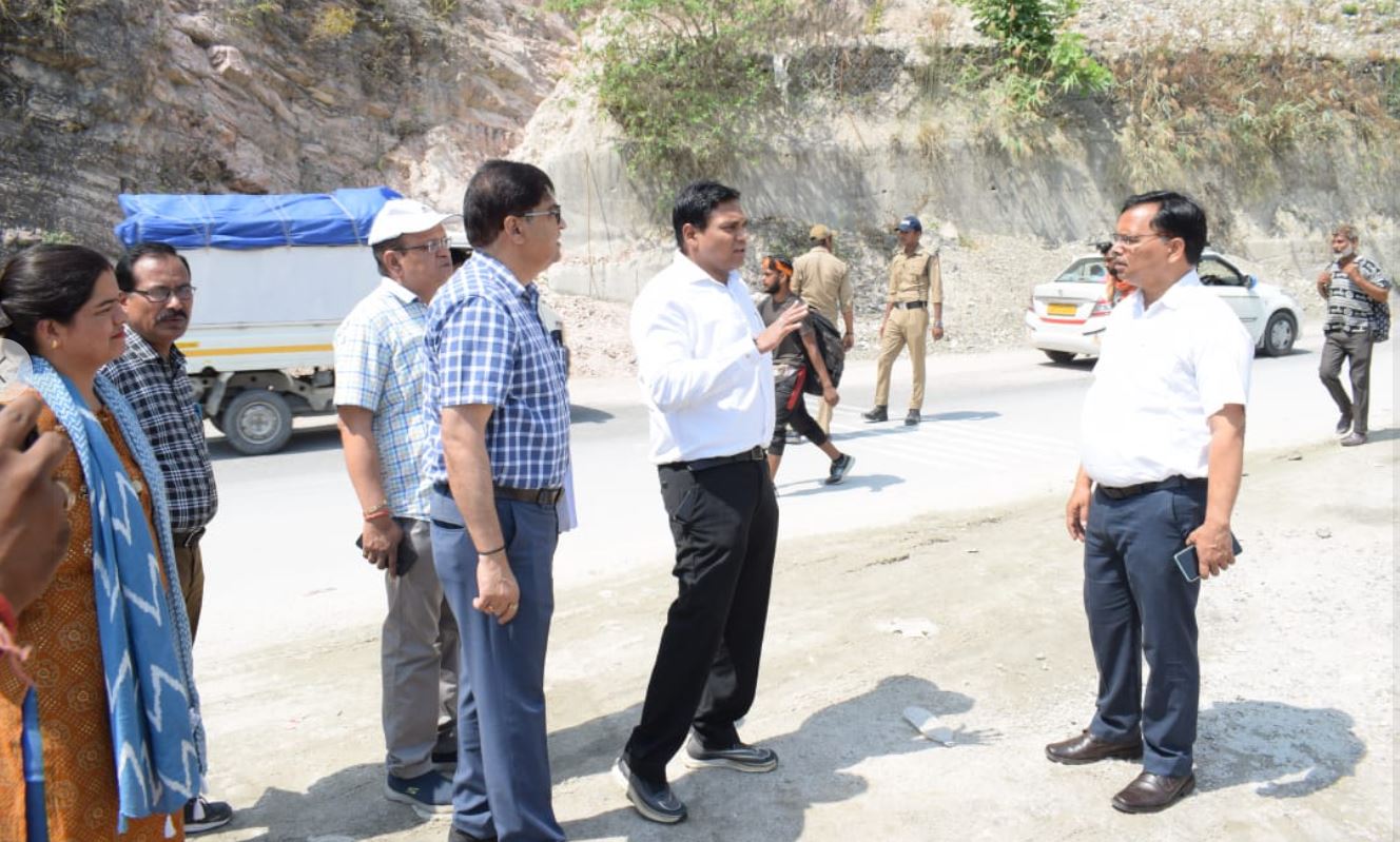 सीएम धामी के निर्देश के बाद फील्ड में उतरे प्रभारी सचिव, बोले सुचारु रूप से चल रही यात्रा