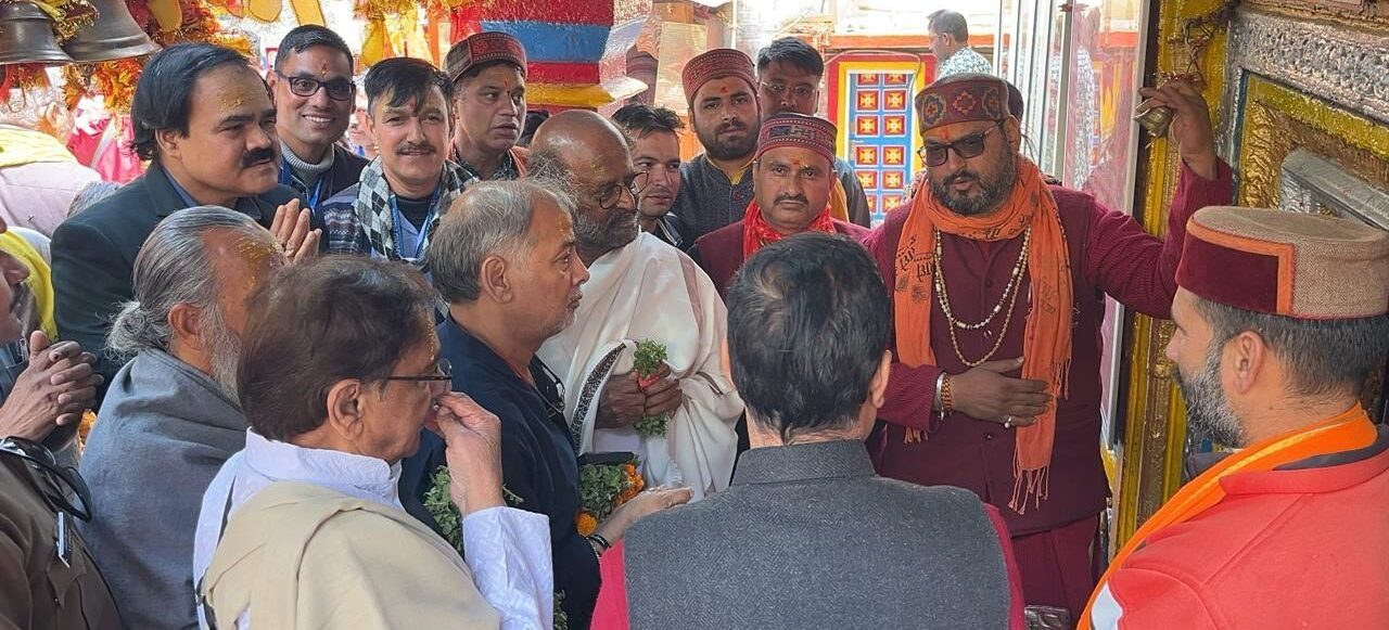 rajinikanth visited kedarnath badrinath