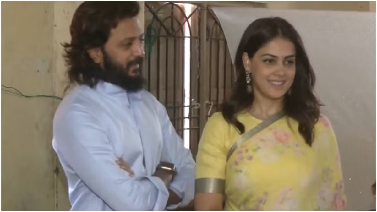 riteish-deshmukh genelia dsouza cast their vote
