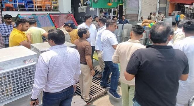 आयकर विभाग का रूद्रपुर में छापा